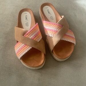 Tom’s platform slides women’s size 10